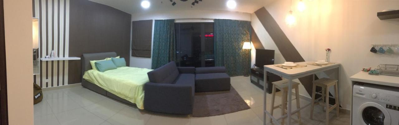 Warm Stay At Trefoil Setia Alam Extérieur photo