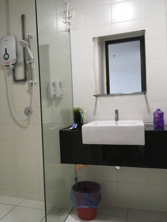 Warm Stay At Trefoil Setia Alam Extérieur photo