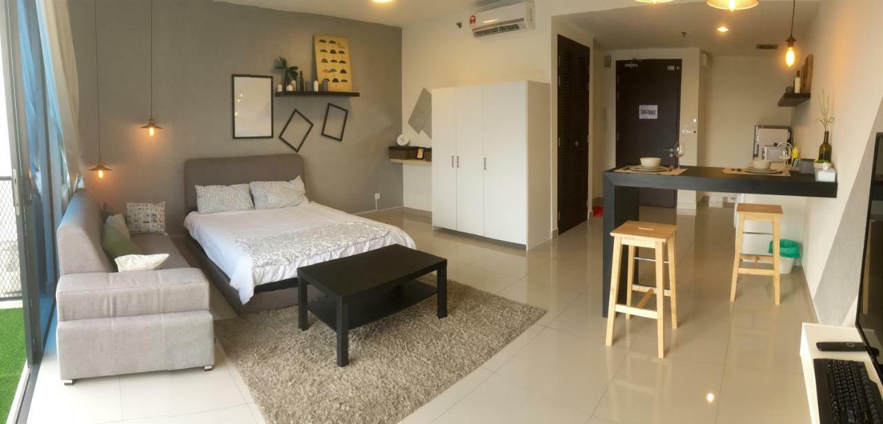 Warm Stay At Trefoil Setia Alam Extérieur photo