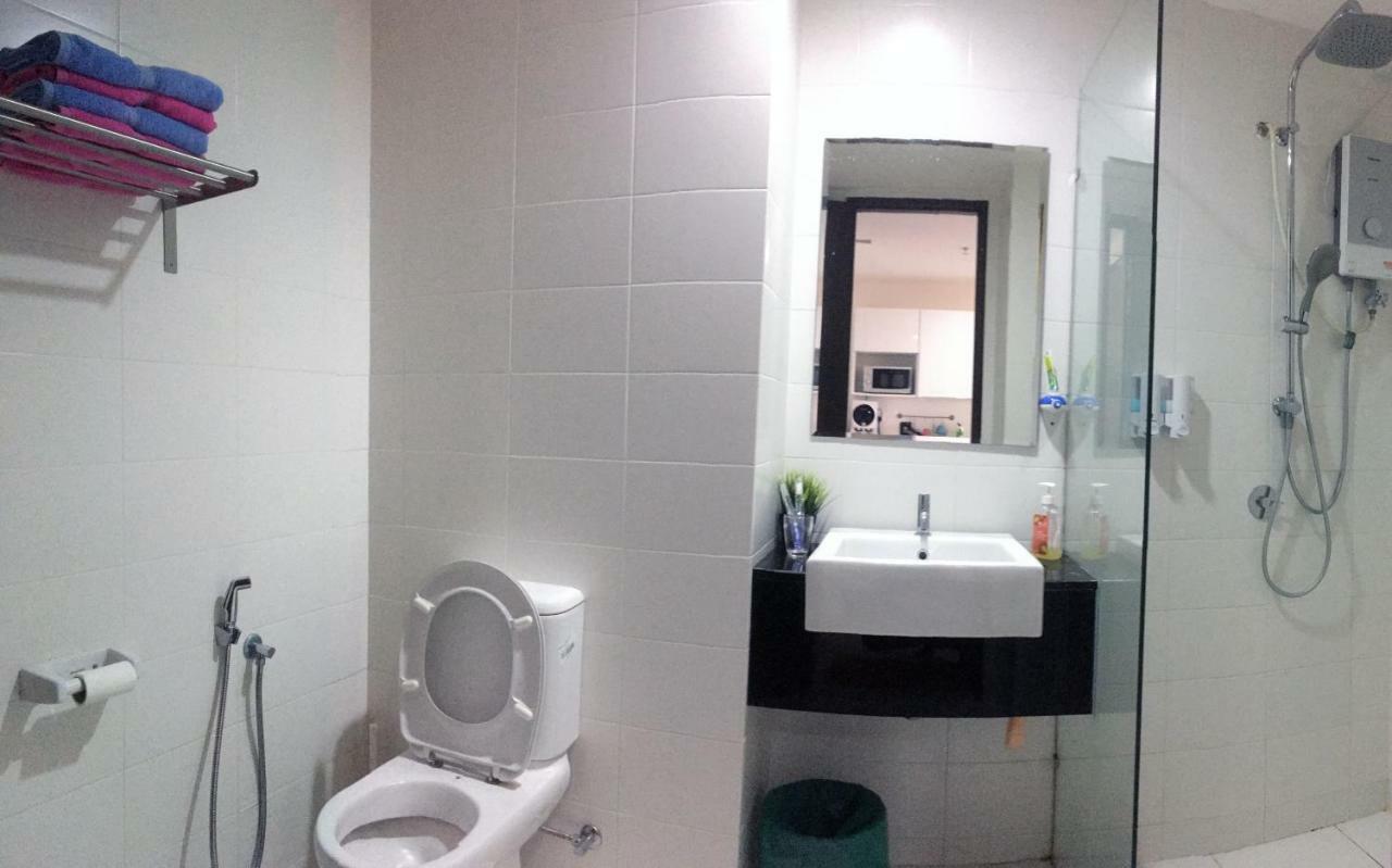 Warm Stay At Trefoil Setia Alam Extérieur photo
